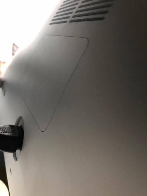 A porta de armazenamento de memória em um iMac