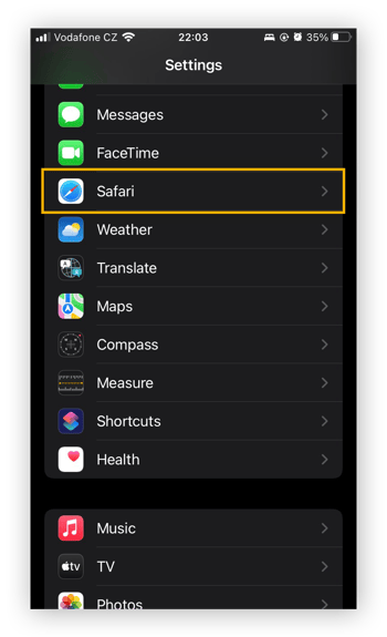 Impostazioni di iOS, con l'app Safari evidenziata.
