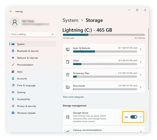 Aktivieren von Storage Sense zum automatischen Bereinigen temporärer Dateien in regelmäßigen Abständen unter Windows 11.