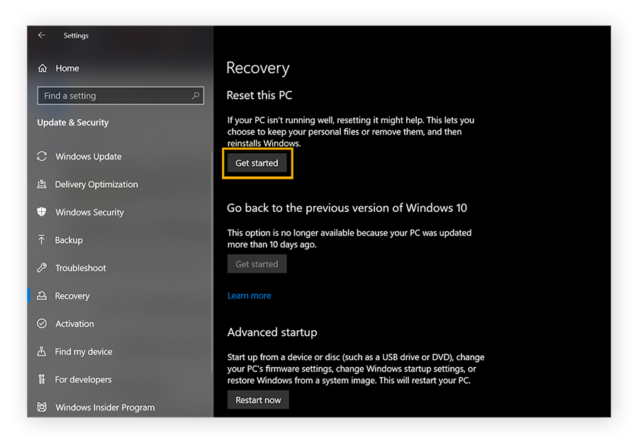 Schermata "Ripristino" da cui è possibile reinstallare Windows. Il pulsante "Inizia" è cerchiato.