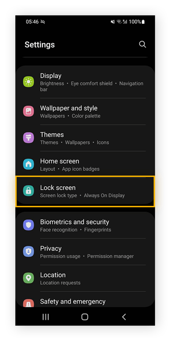 Abra los Ajustes de Android > Biometría y seguridad para configurar los parámetros de seguridad de la pantalla de bloqueo.